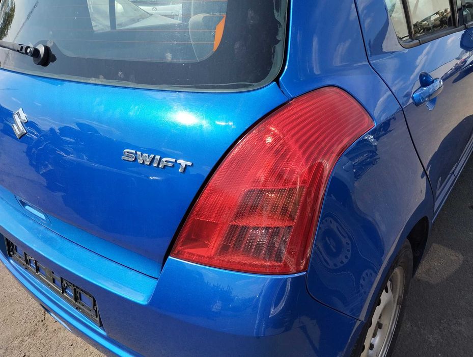 Suzuki Swift MK6 1.3i 5D 2006r.Lampa tylna prawa.