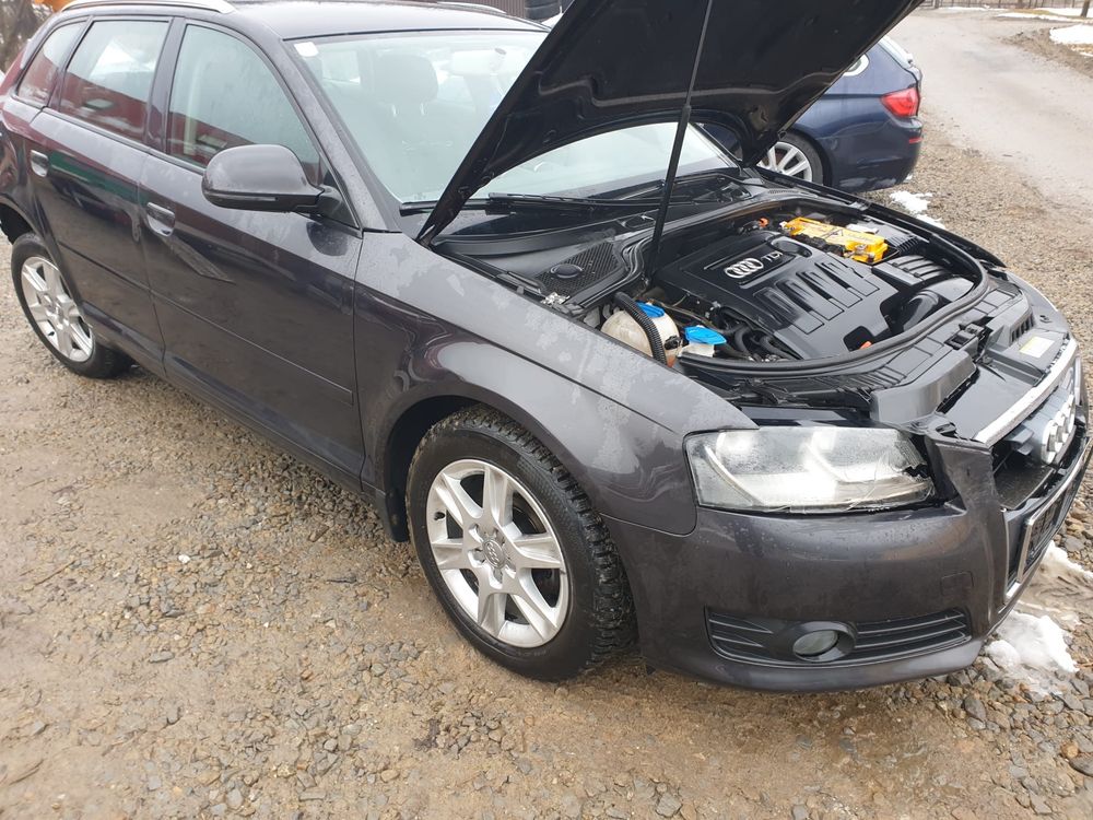 Komplet Alufelg r16  Orginalnych Audi z oponami 2024rok