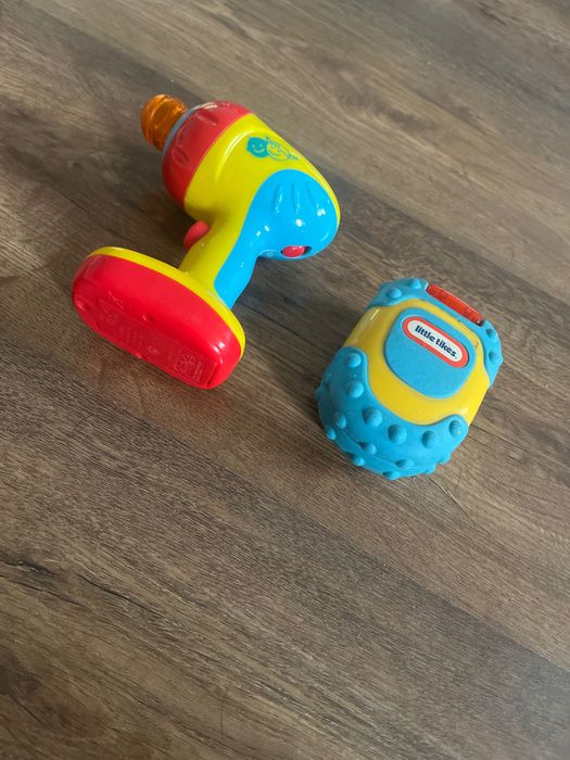 Zestaw zabawek wiertarka i telefon na klapkę little tikes