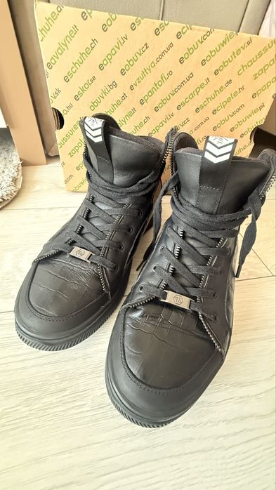 Продам Зимние Ботинки оригинал заказывал с Европы качество супер