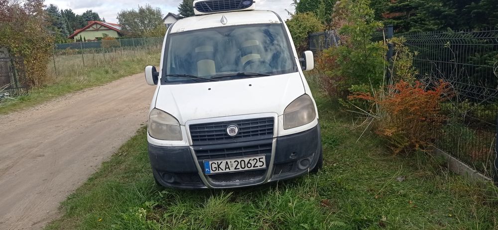 Fiat Doblo 1,9 izoterma -uszkodzony