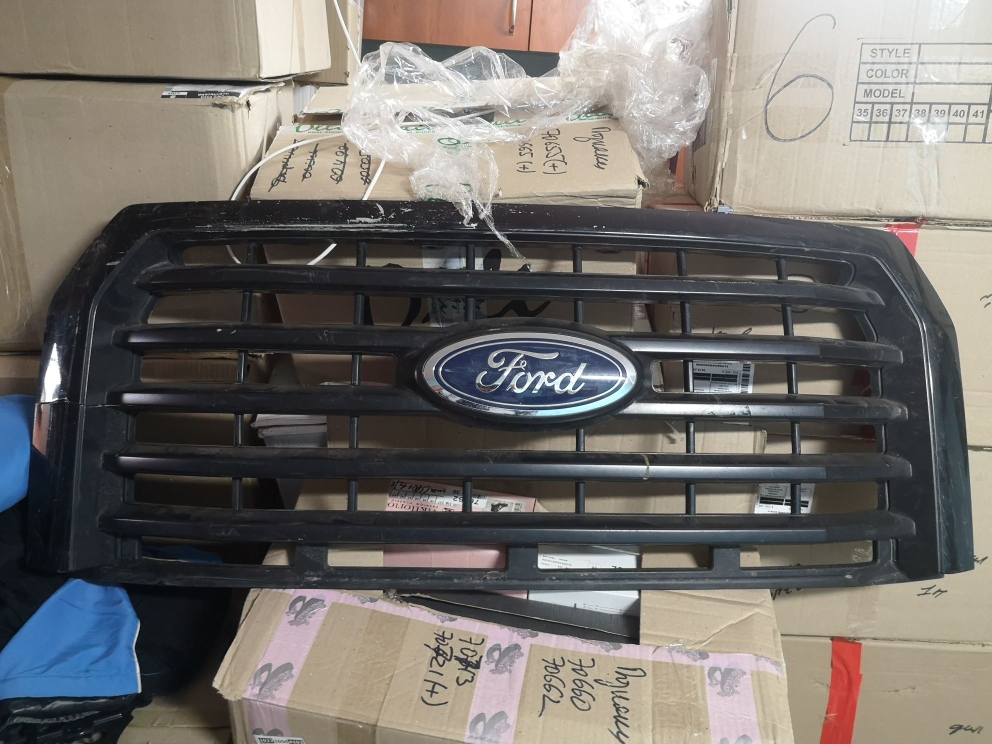 Решетка радиатора Ford F150 XLT 2015-2017