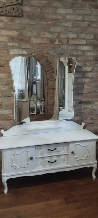 Toaletka w stylu starej Francji