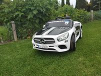 Mercedes auto akumulatorowe
