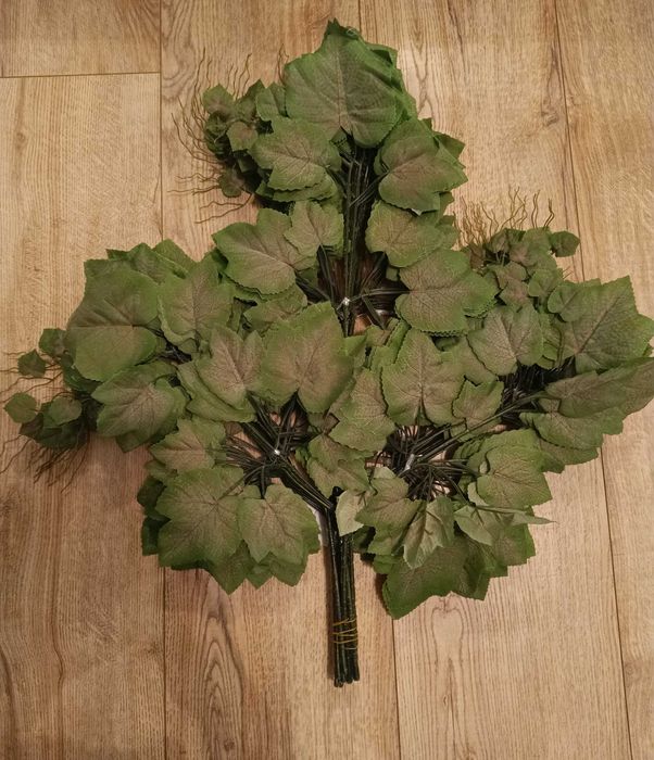 Gałazka liści winogrona omszałe 3x39 liści 12 szt