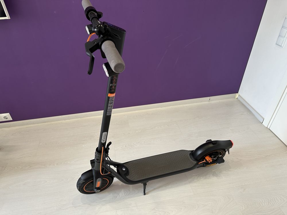 Електросамокат Segway-Ninebot F40I