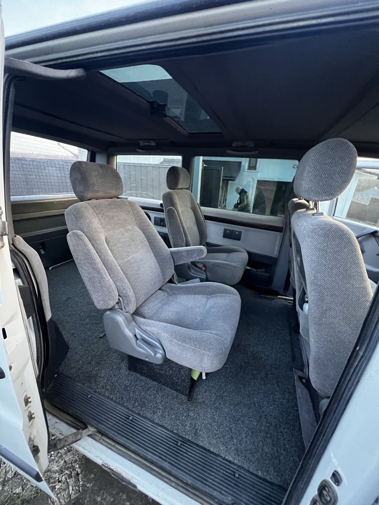 Автомобіль Mersedes benz vito