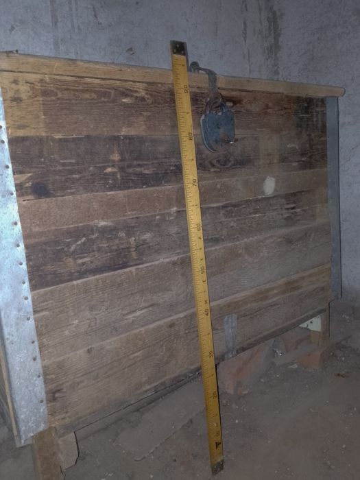 Продається ящик для сипучих сумішей.