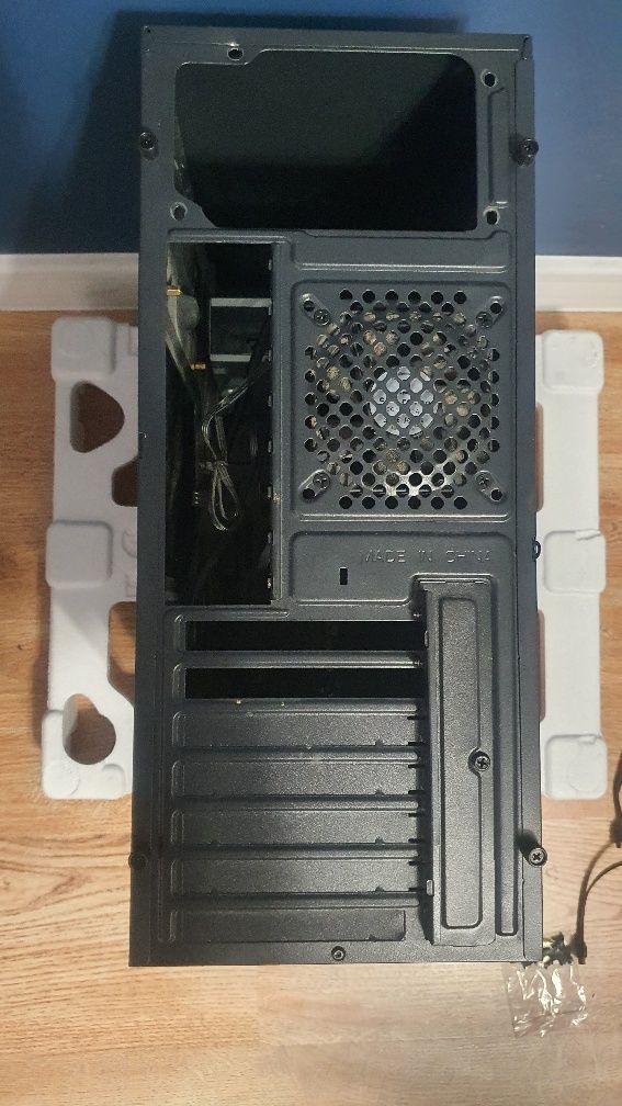 Silentiumpc Brutus M10 z nagrywarka LG