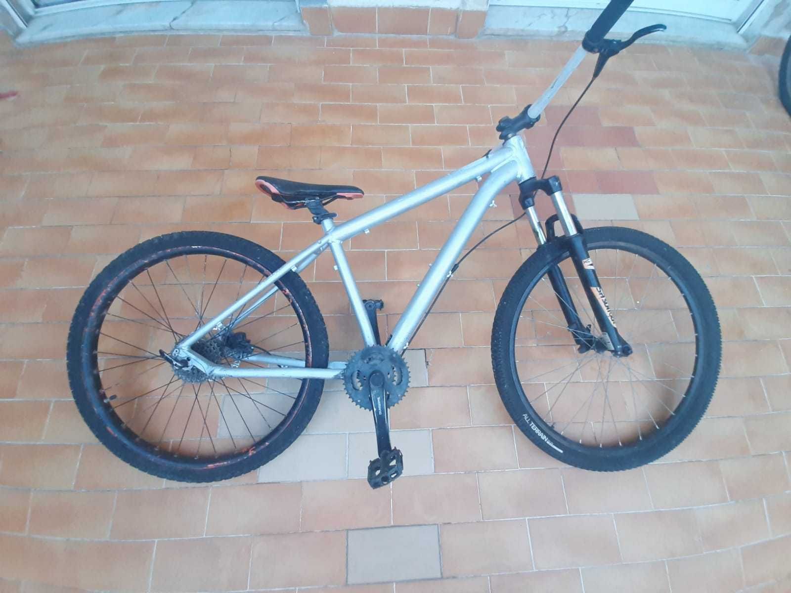 Bicicleta BTT sem corrente