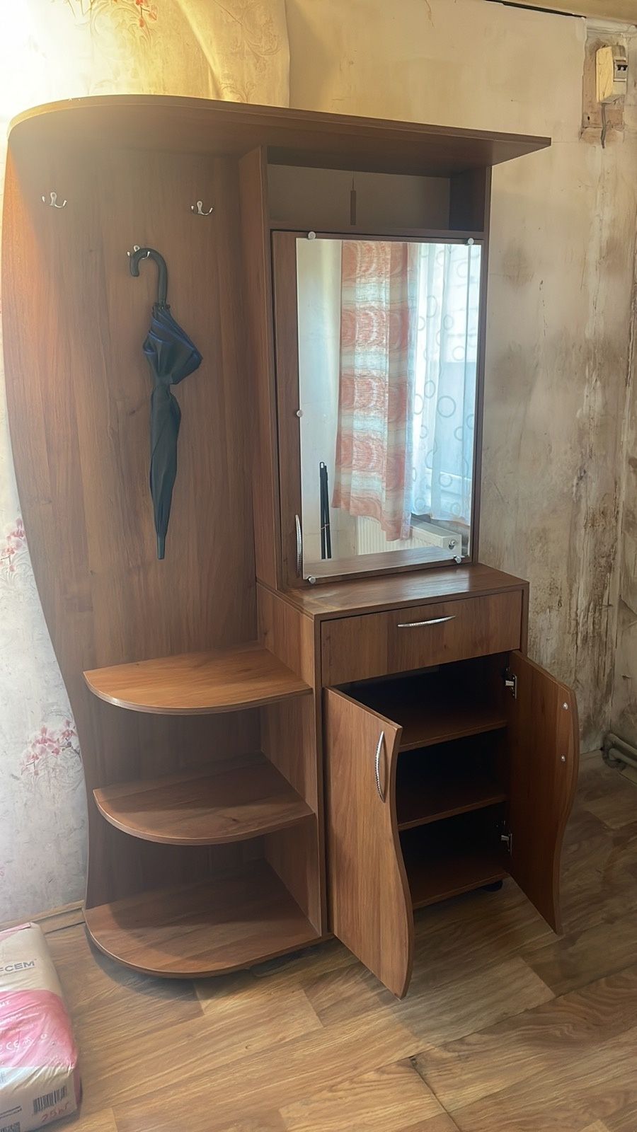 Продам прихожу вживану