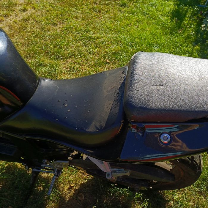 Мотоцикл Хюсонг 250 gt.