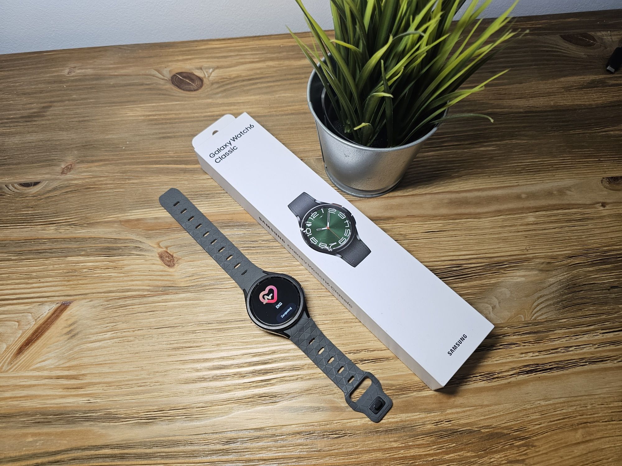 Smartwatch Samsung Galaxy watch 6 classic 47 LTE e SIM spory zestaw