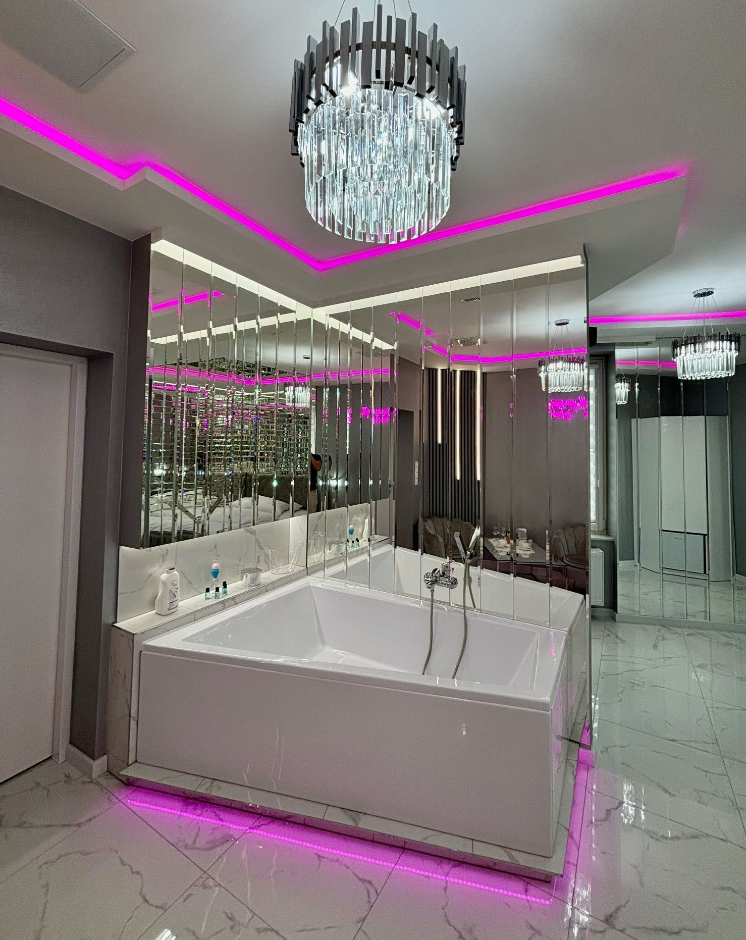 Apartament "Prezydencki Deluxe" Centrum dużą wanną dla Dwojga Gniezno