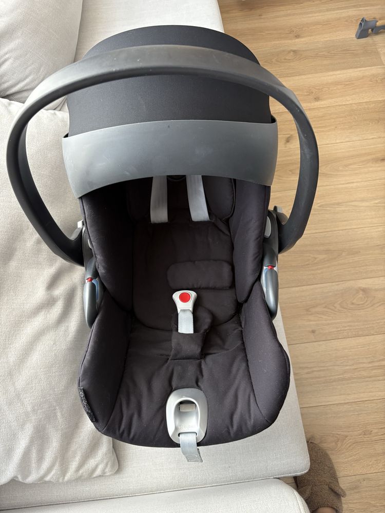 Дитяча  автолюлька Cybex cloud  Z i-size (0-13 кг), є адаптери