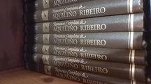 Colecção de livros variados
