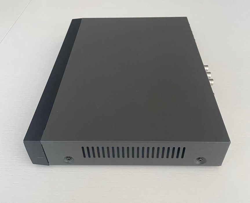 Видеорегистратор Hikvision DS-7204HFI-SH  HDD 1 TB