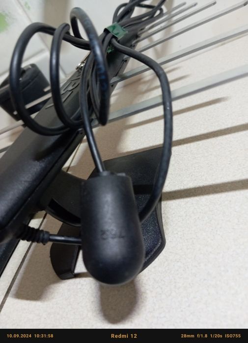 Antena pokojowa, wzmacniacz