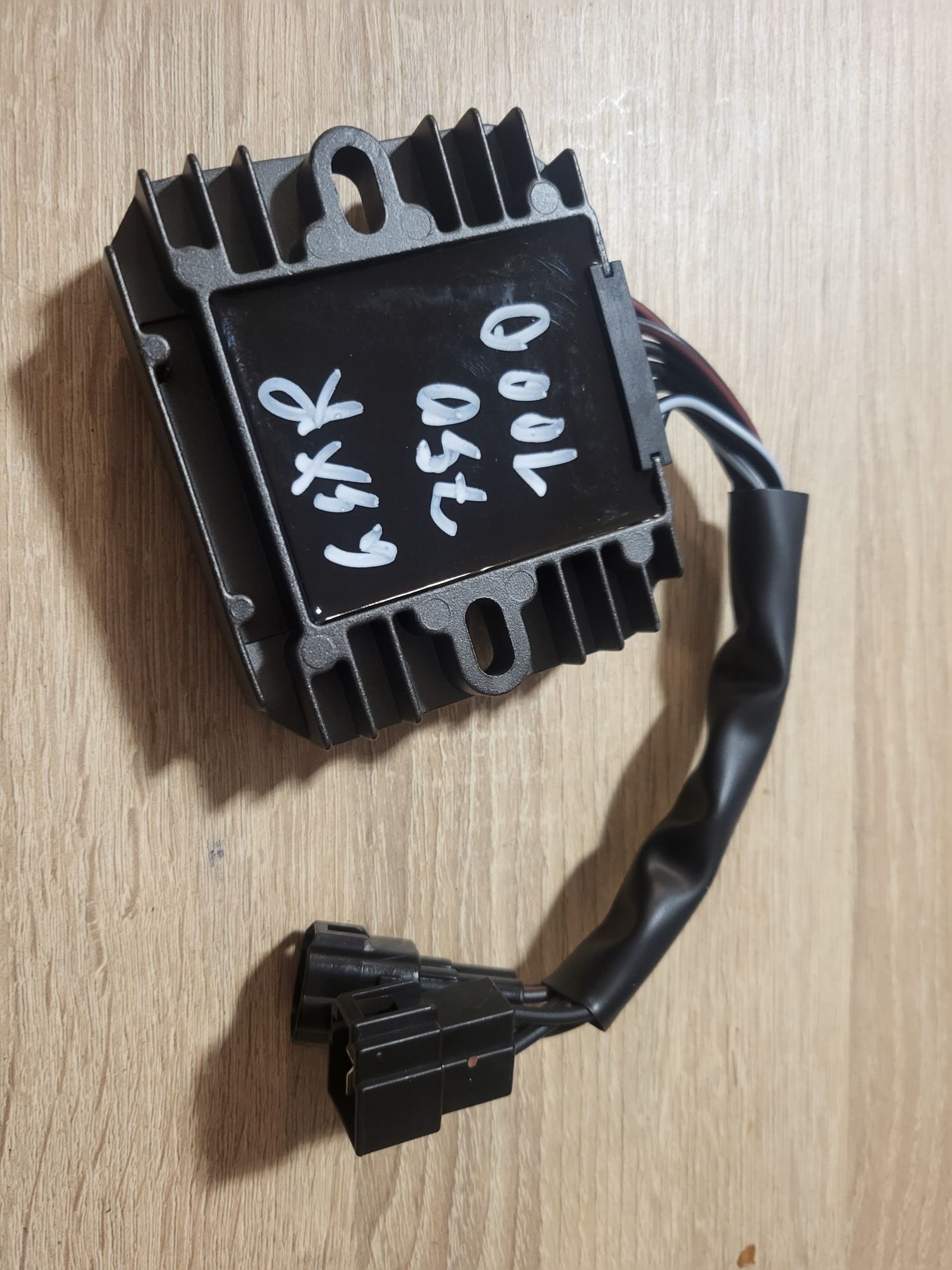 Regulator napiecia suzuki gsxr 650 l 750 i 1000 r gsx