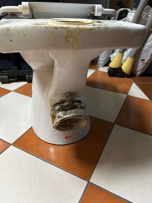 Унітаз (бу туалет для ремонта)