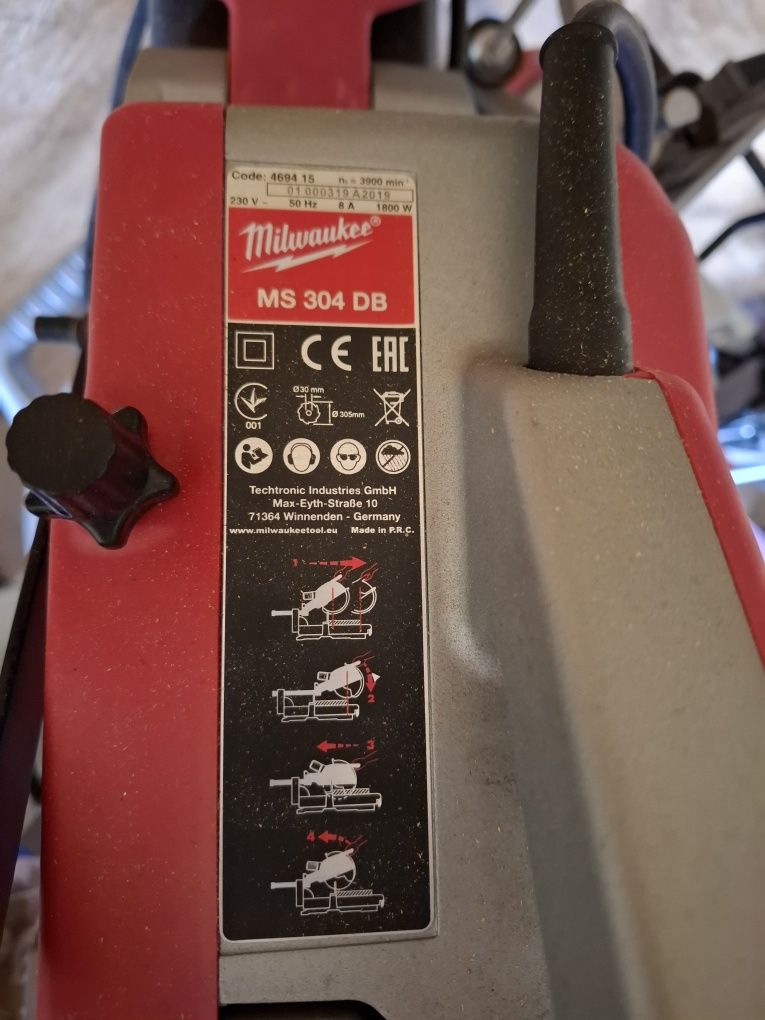 Ukośnica Milwaukee MS 304 DB
