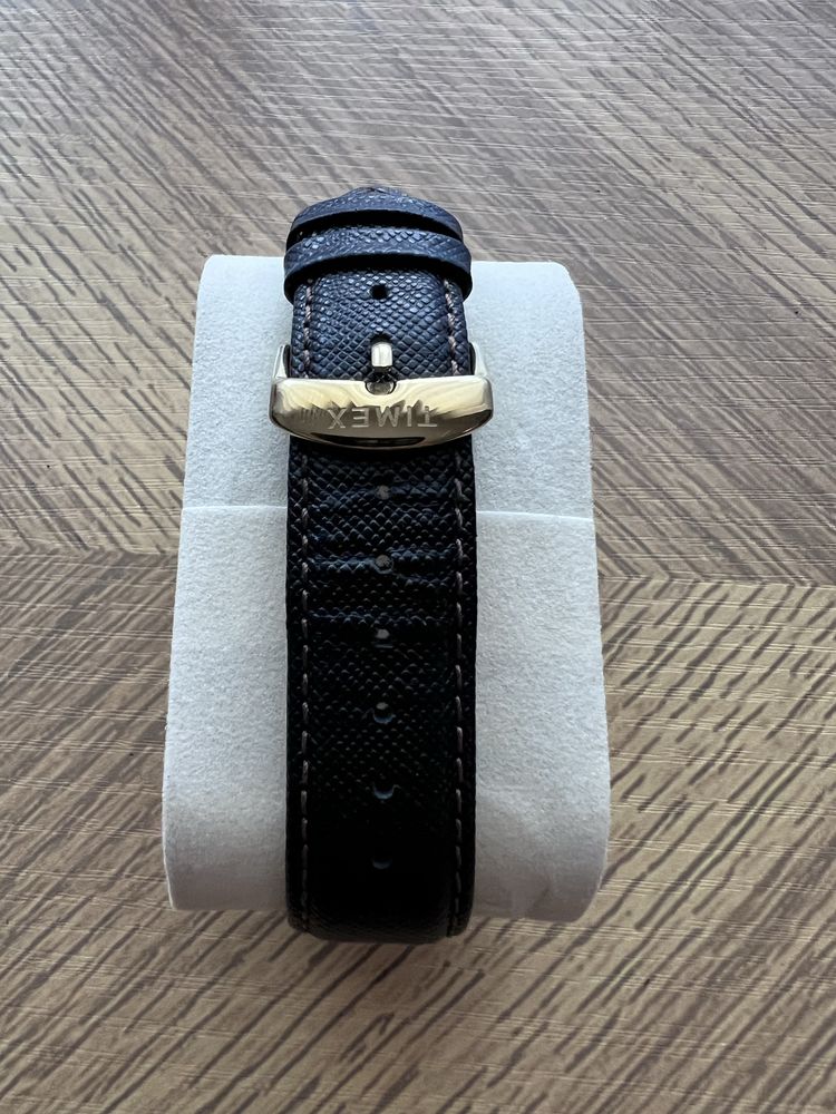 Zegarek Timex na czarnym pasku