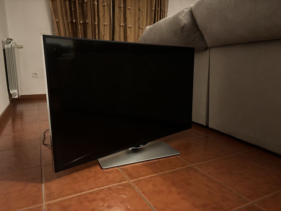 TV Qilive LED 43” — Excelente estado