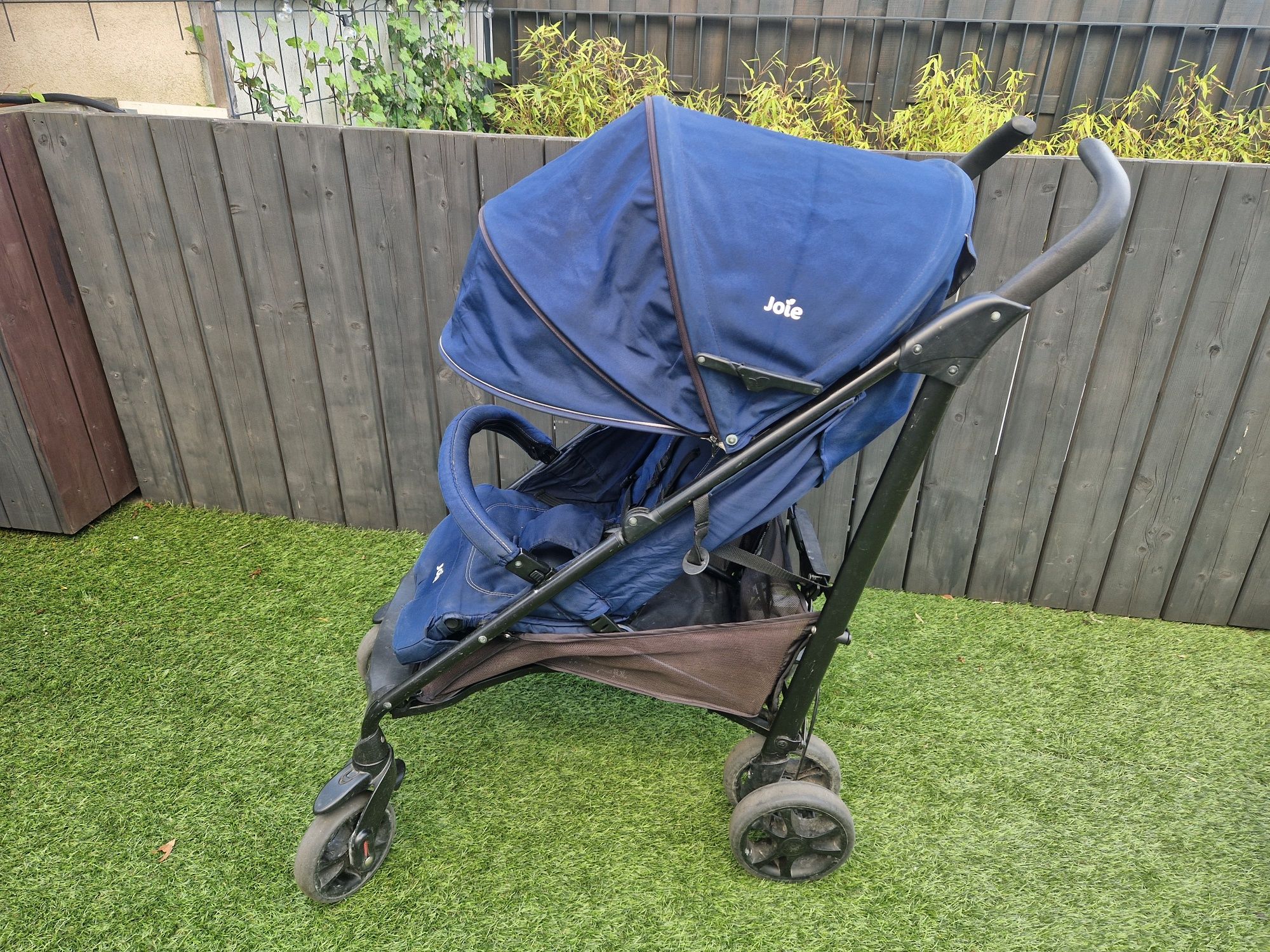 Joie Brisk LX spacerówka parasolka wózek