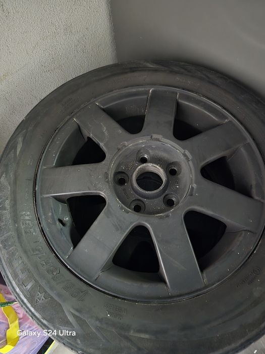 Vendo jantes vw  com pneus