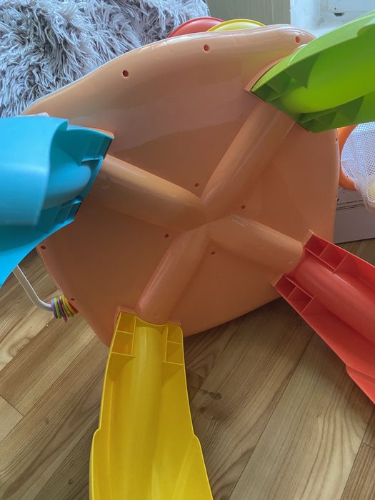 Дитячий ігровий столик