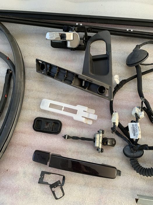 Стекло водительской двери QASHQAI j10, запчасти