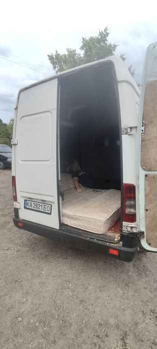 Продам свой Mercedes Sprinter груз-пасс. 99 г.