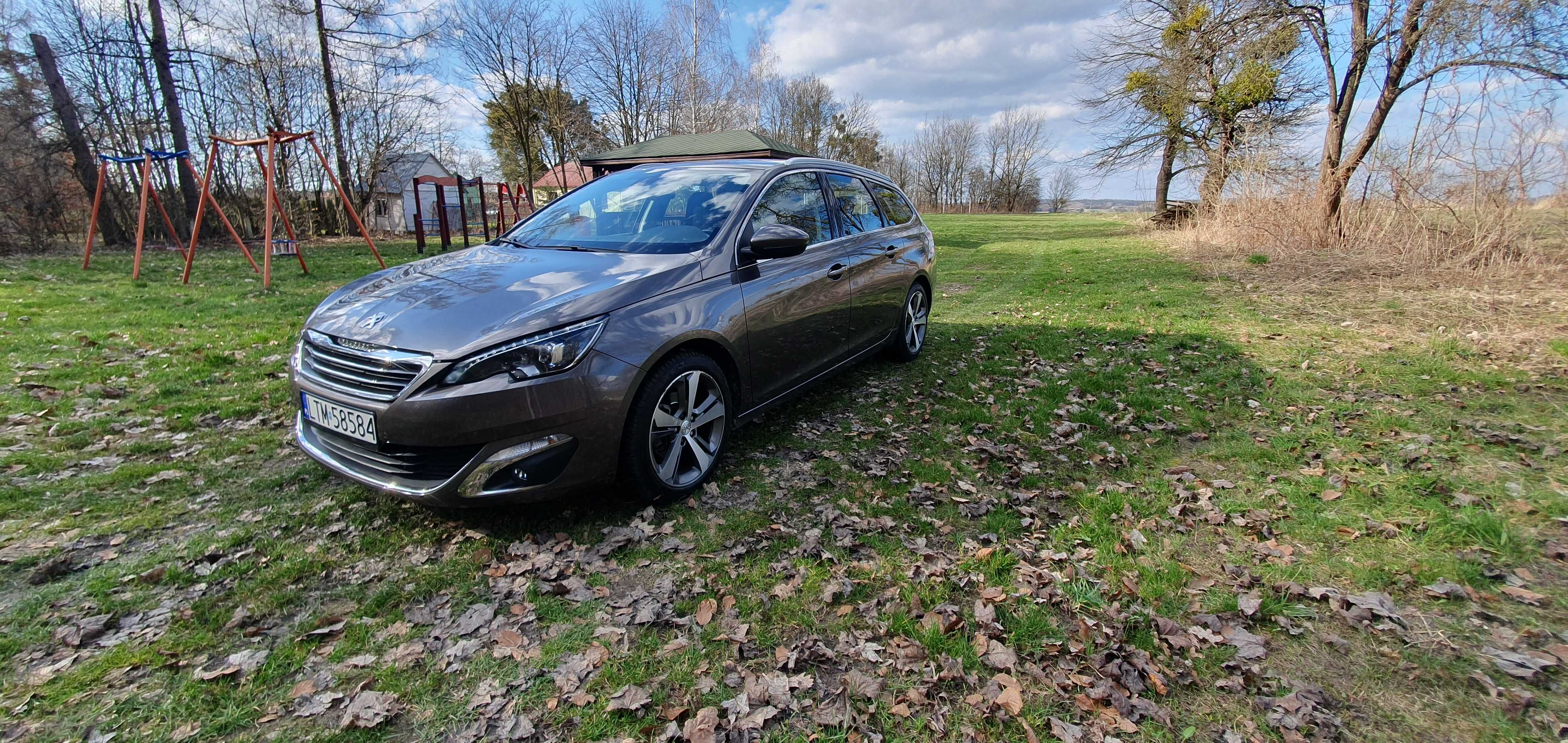 PEUGEOT 308/2015r/Ledy/Kamera/Nawigacja/Benzyna/130km/Hak