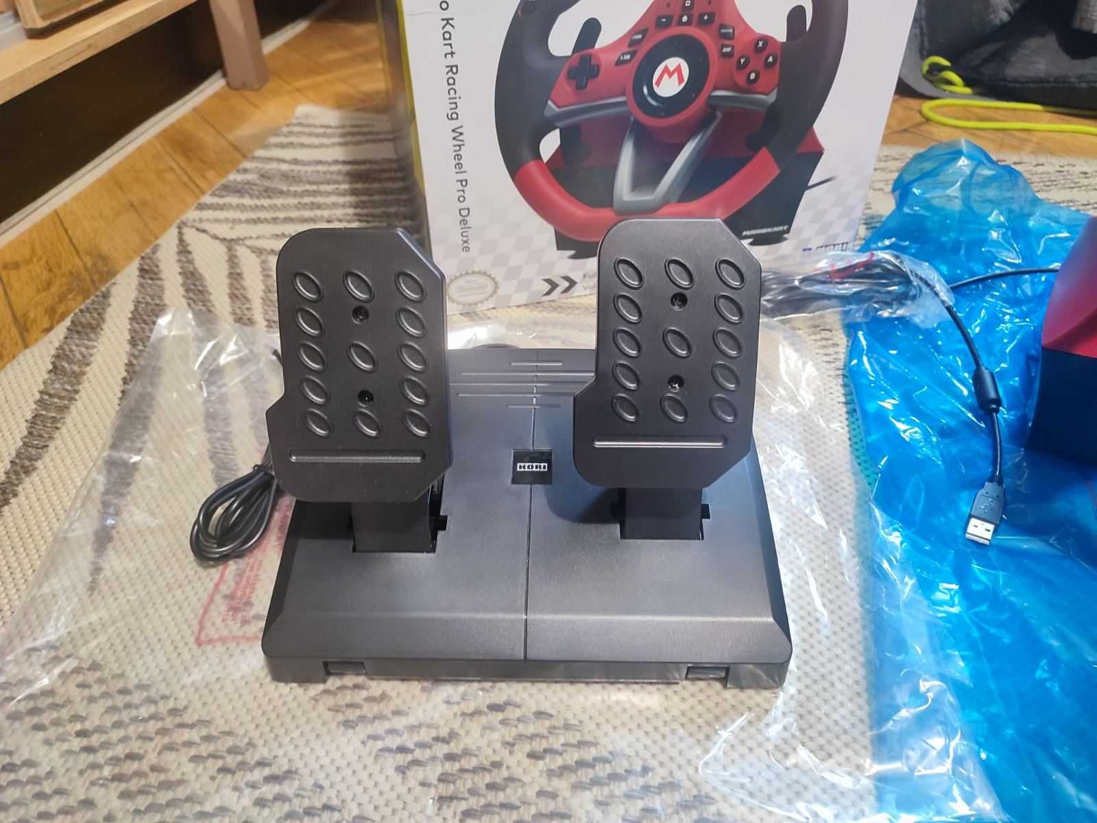 Kierownica Hori Mario Kart Racing Wheel Pro Deluxe dla Nintendo Switch