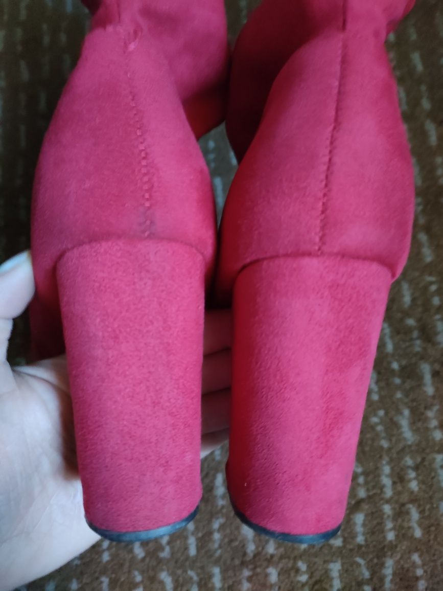 Botas cano médio vermelhas