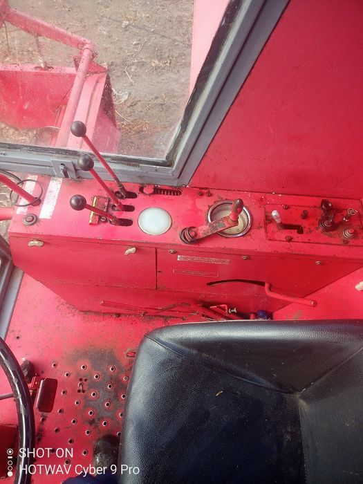 Продаю комбайн Мейсей фергюсон 187