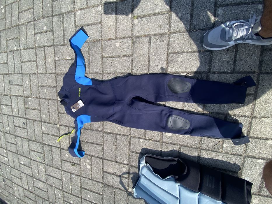 (Novo) Colete desporto nautico 50€ , fatos surf50€