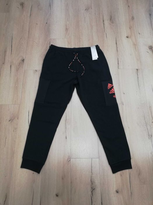 Adidas Essential Brandlove Fleece Pants r. L spodnie dresowe