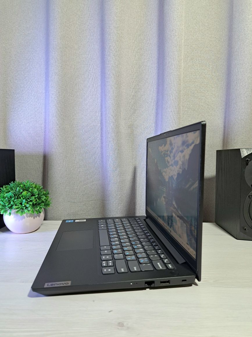 Ноутбук Lenovo V14 G3/i3-1215U/8 Gb/256 Gb/Intel UHD Graphics 2 Gb