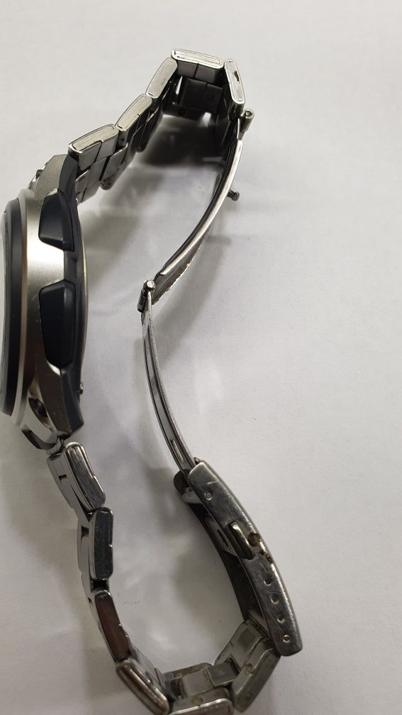 Zadbany  zegarek  Casio  AW -80