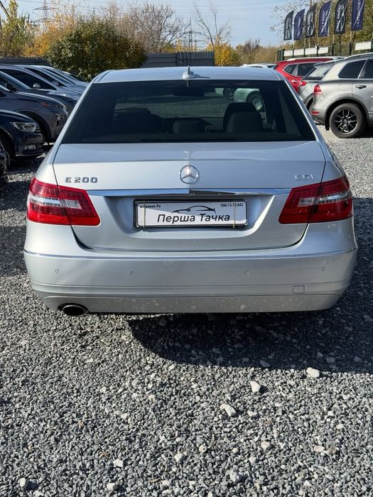 Мерседес 212 2011 1.8 Бензин