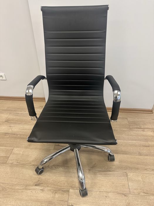 Зручні офісні крісла