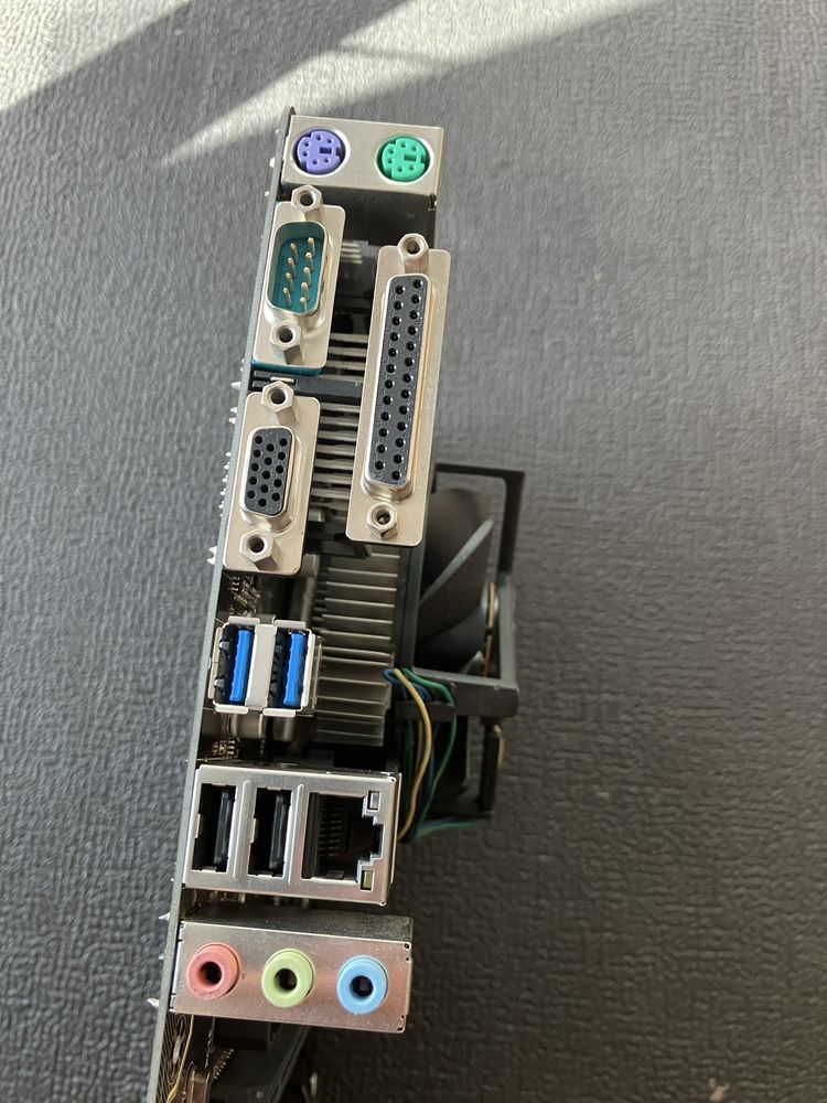 Bundle socket 1151 board Gigabyte GA-H110-D3A Pentium G4400 8GB DDR4