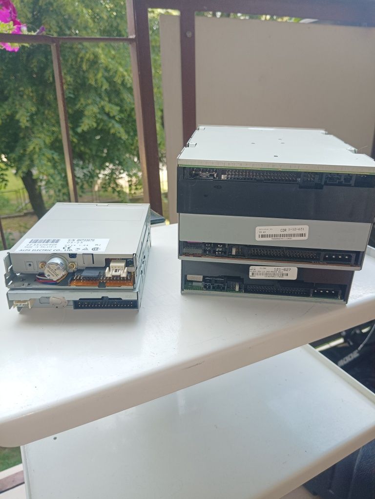 Napęd CD i dyskietek komputerowy