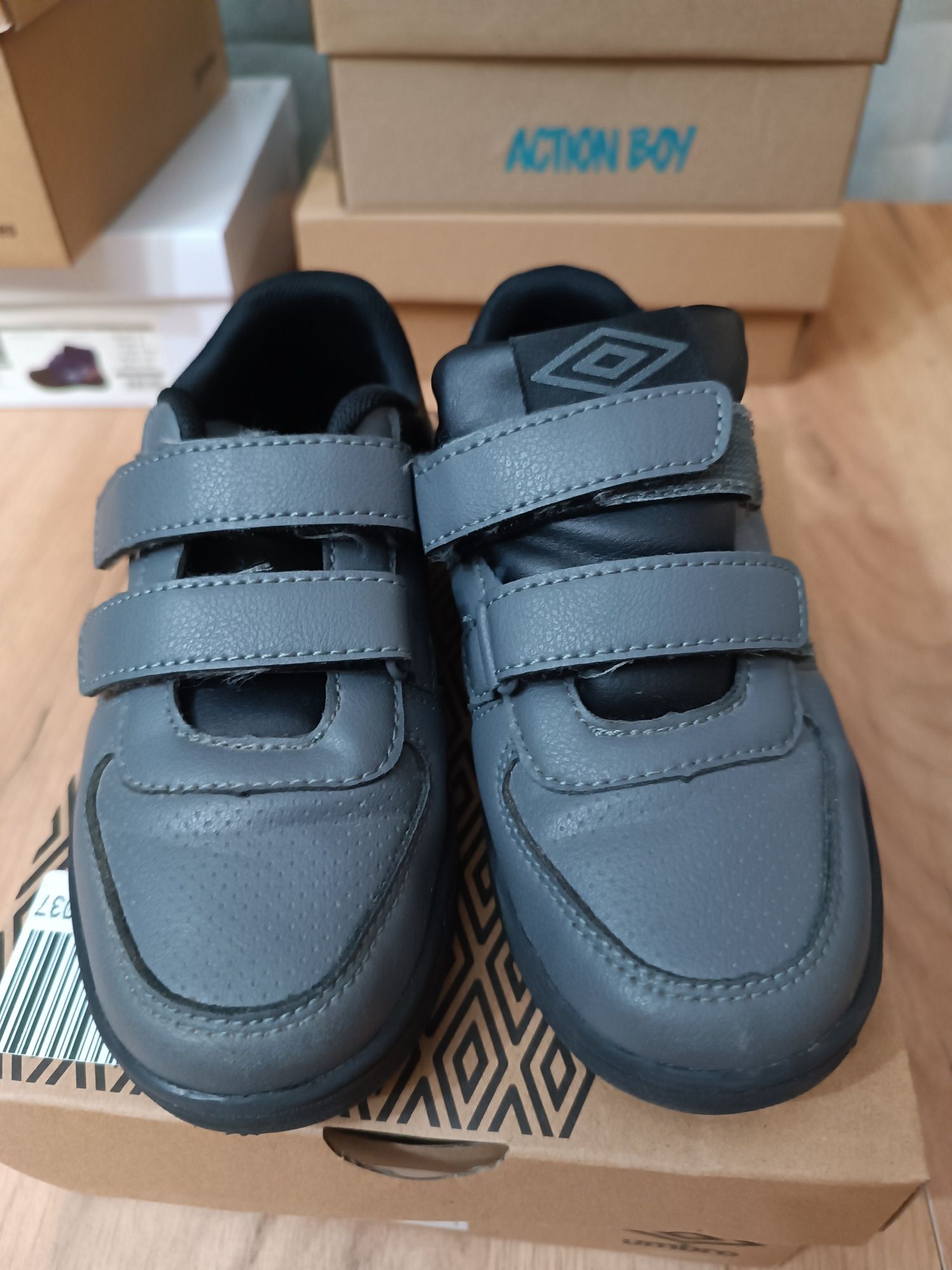 Buty dziecięce Umbro Sneakersy niskie r. 311