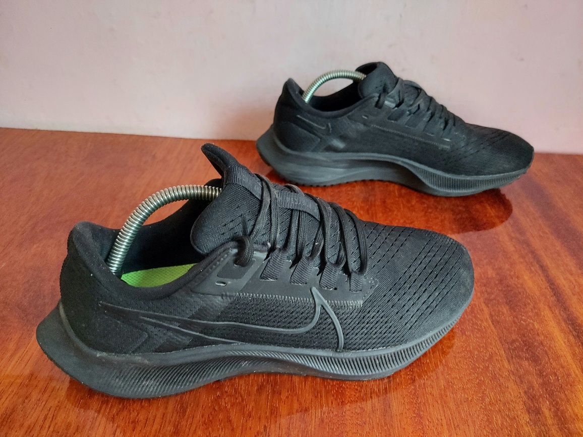 Кроссовки бігові фірми Nike Air Zoom Pegasus 38 оригінал 

Розмір по б
