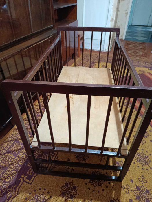 Детская кроватка бу полированная