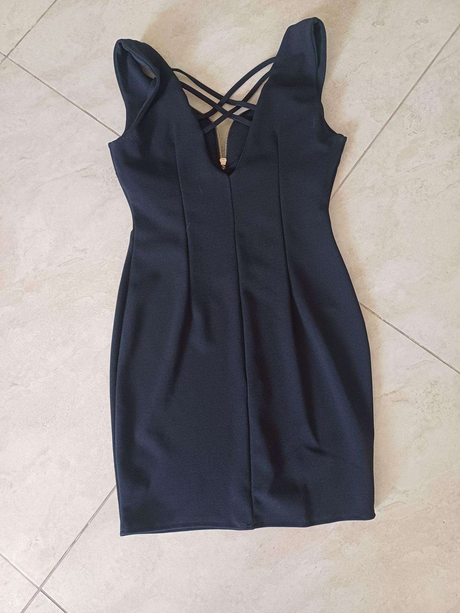 Czarna mini sukienka roz. S