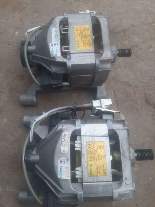 Два Мотор на стиральную машинку Индезит