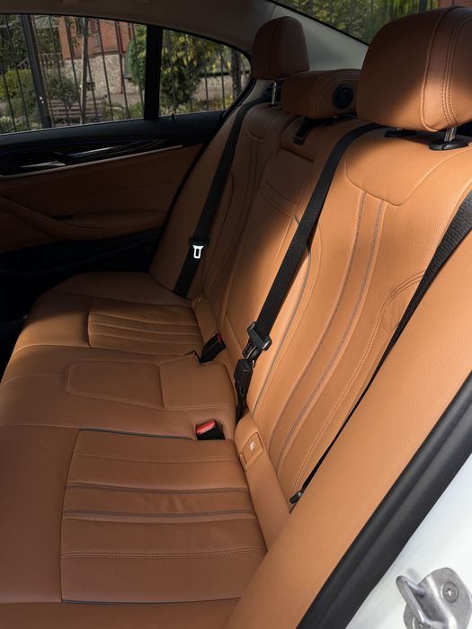 Продам машину Bmw 5 series 2.0 бензин